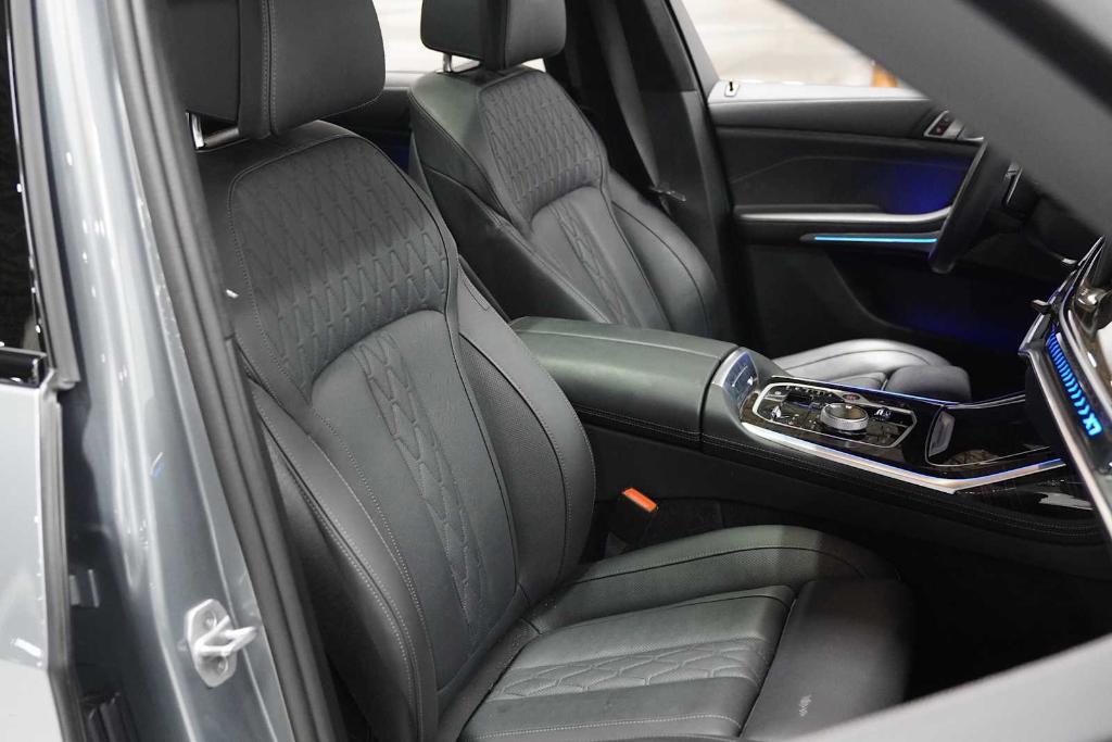used 2025 BMW X7 car