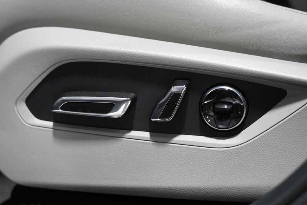 used 2019 Acura RDX car, priced at $27,988