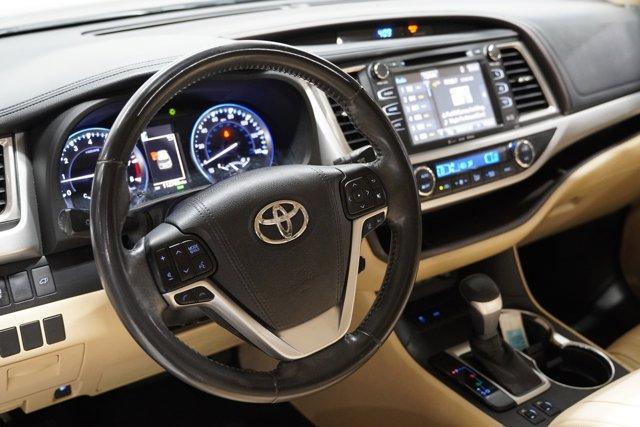 used 2018 Toyota Highlander car, priced at $21,287