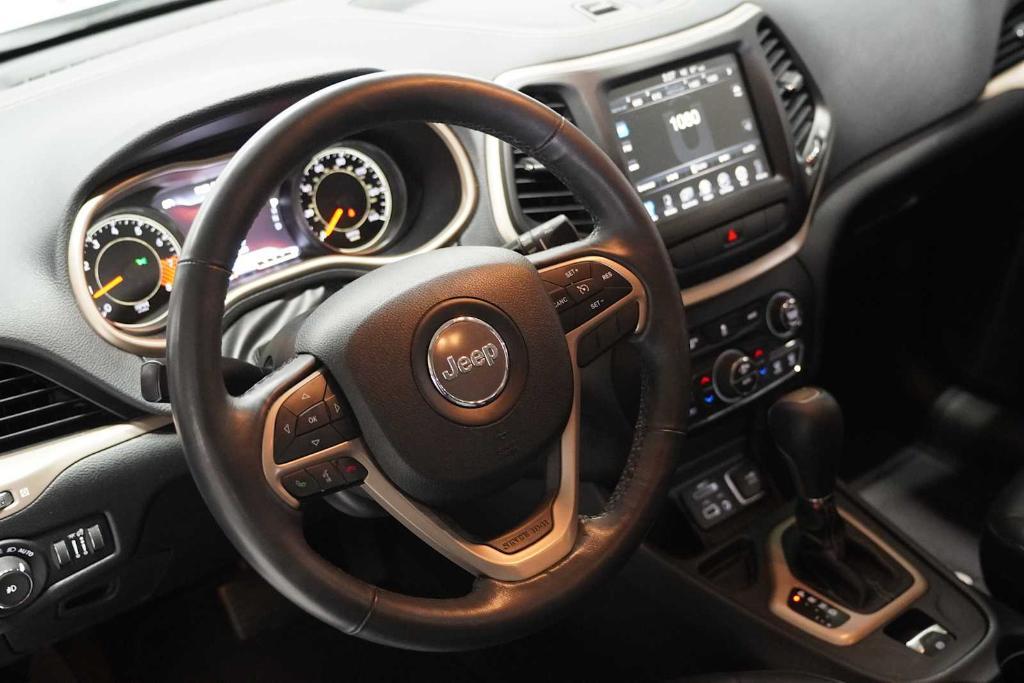 used 2014 Jeep Cherokee car, priced at $15,988
