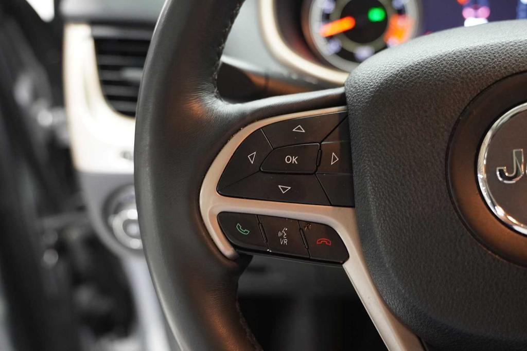 used 2014 Jeep Cherokee car, priced at $15,988