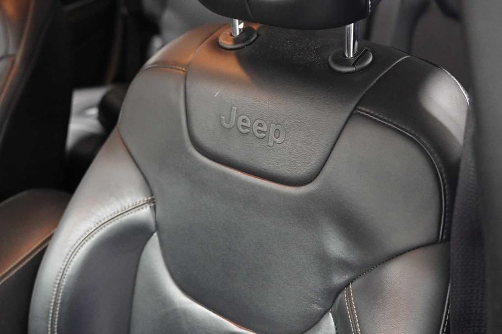 used 2014 Jeep Cherokee car, priced at $15,988