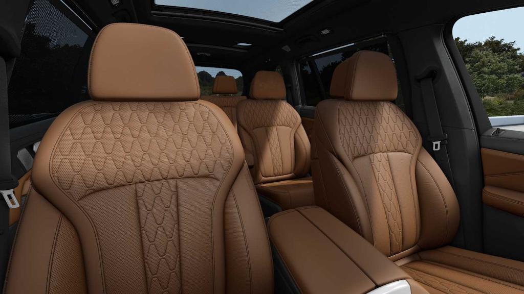 new 2026 BMW X7 car, priced at $130,155