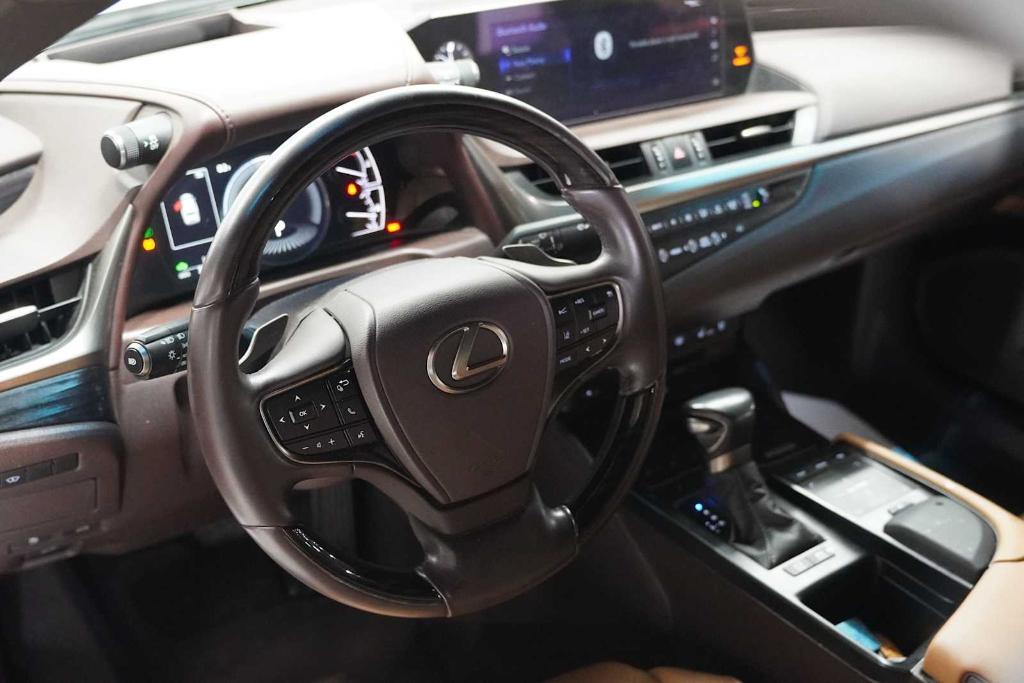 used 2021 Lexus ES 300h car, priced at $38,989