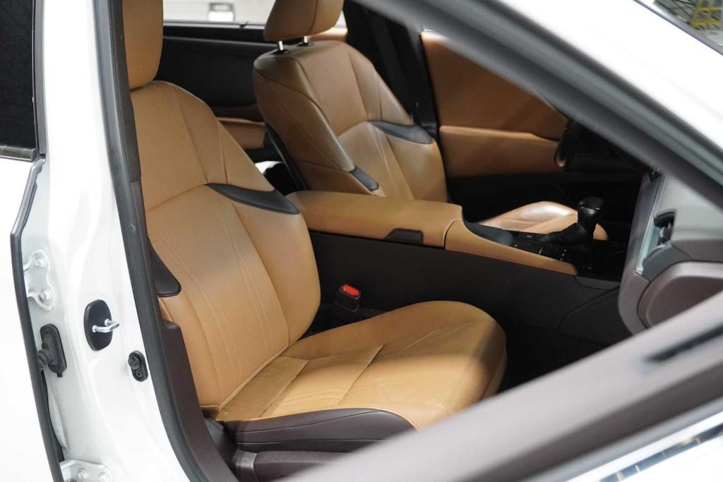used 2021 Lexus ES 300h car, priced at $38,989
