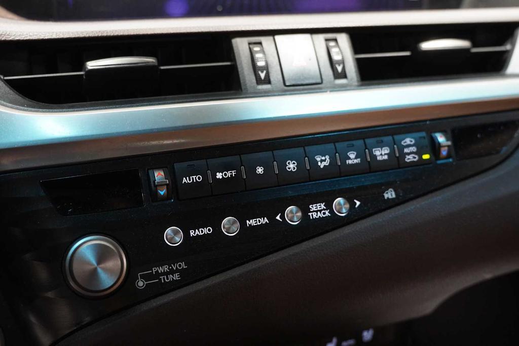 used 2021 Lexus ES 300h car, priced at $38,989