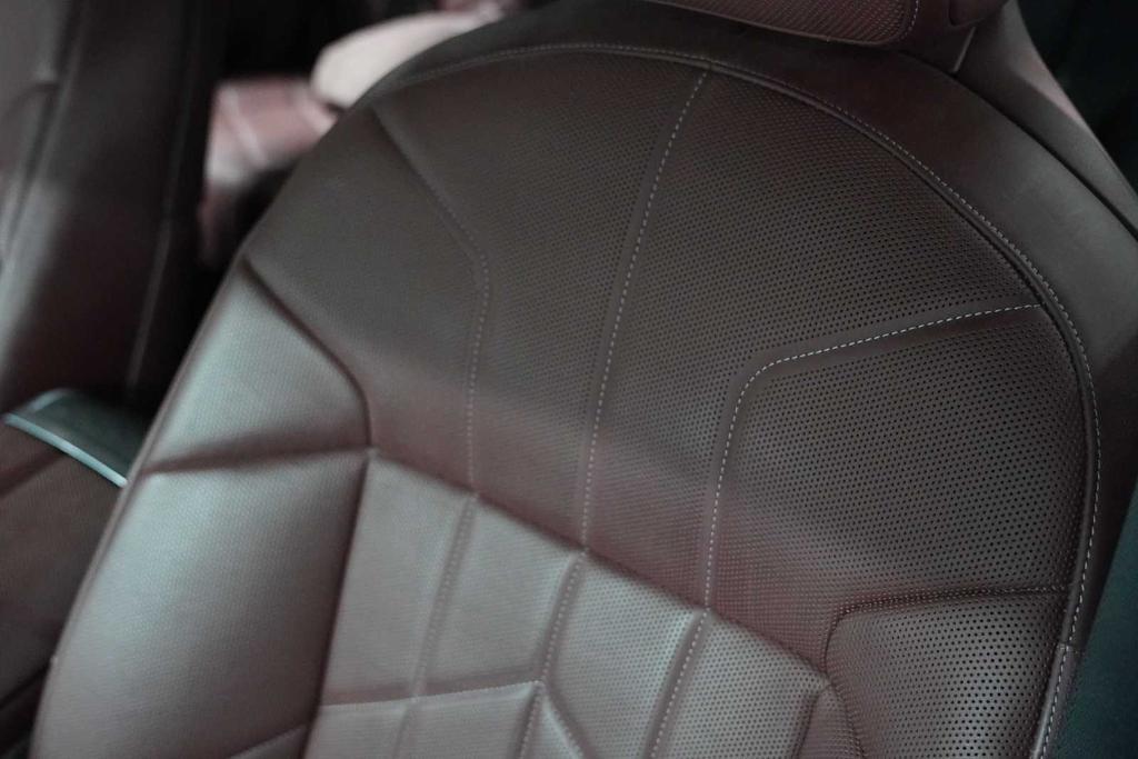 used 2023 BMW 760 car, priced at $81,988