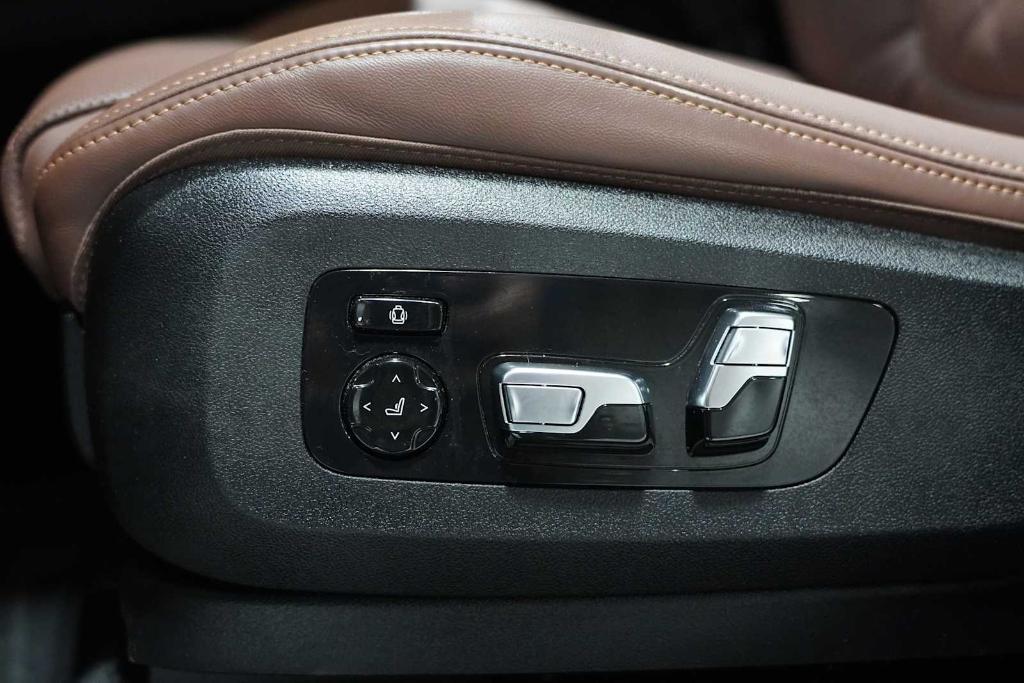 used 2023 BMW X7 car, priced at $65,988