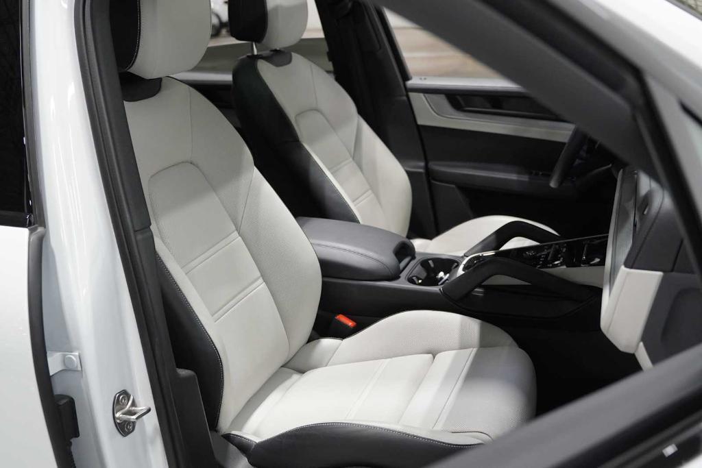 used 2024 Porsche Cayenne car, priced at $77,989