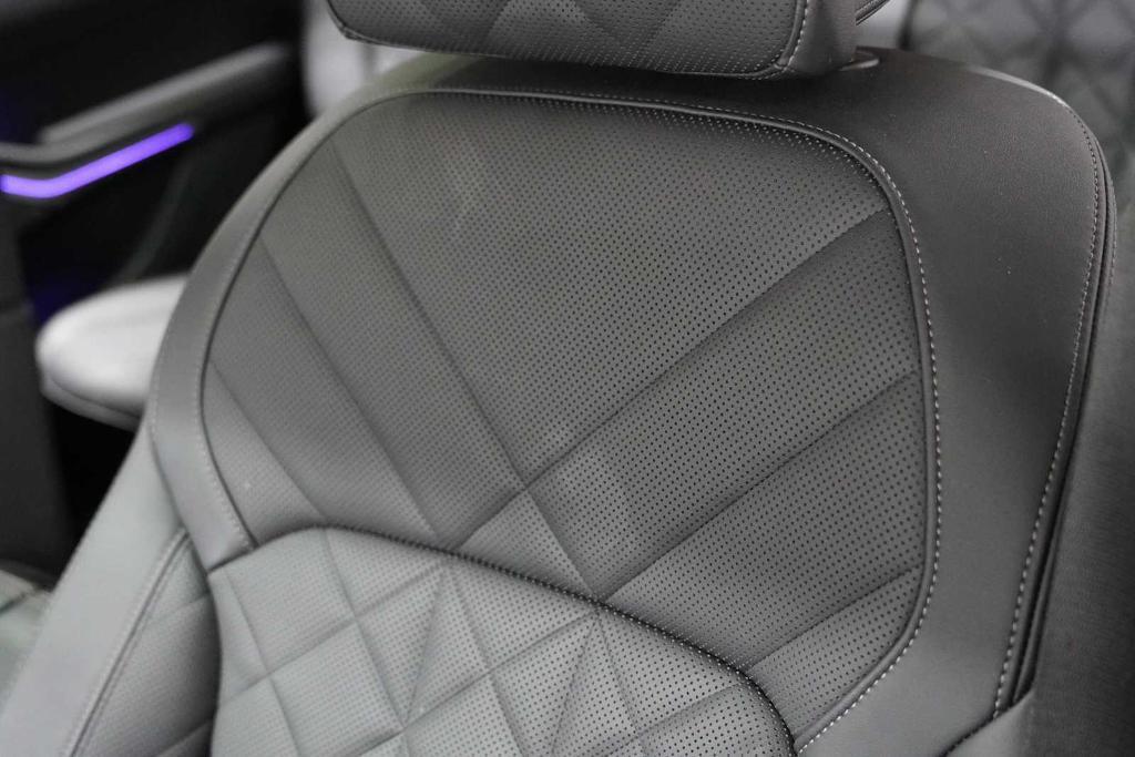 used 2025 BMW X7 car, priced at $79,987
