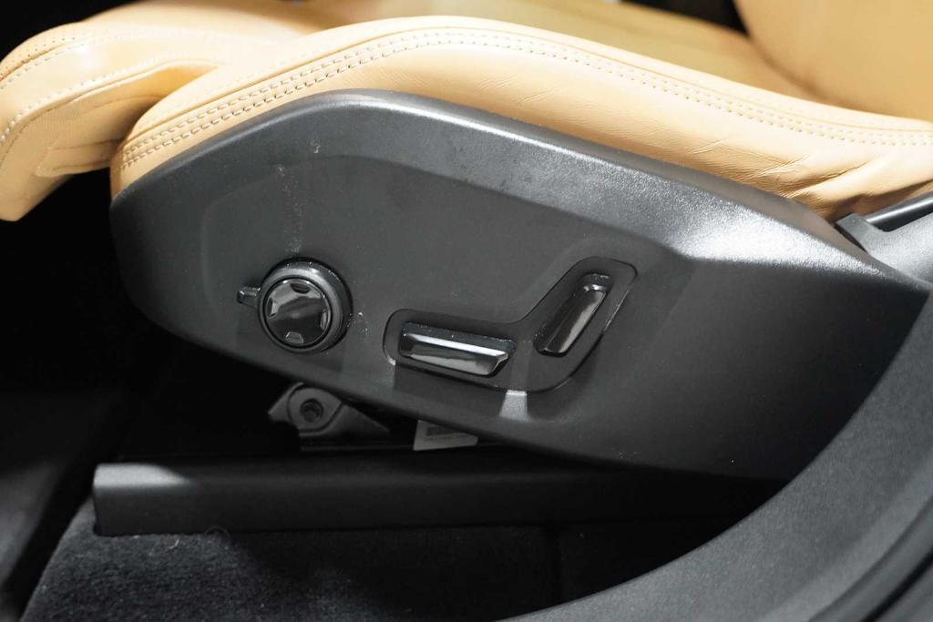 used 2022 Volvo XC60 car, priced at $35,988