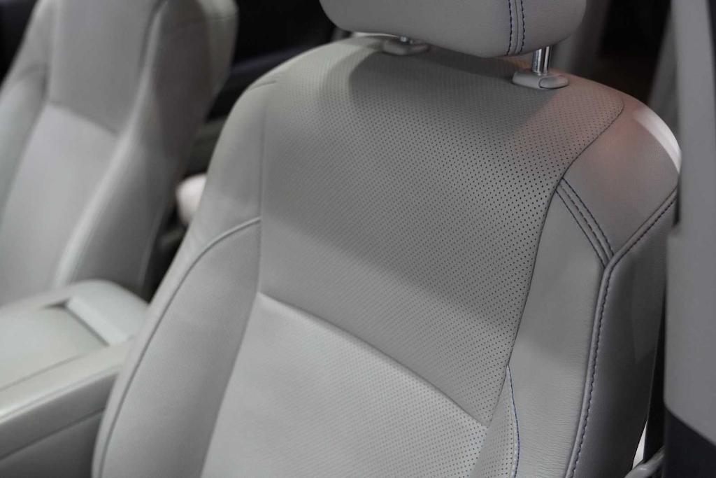 used 2018 Toyota Highlander car, priced at $29,988