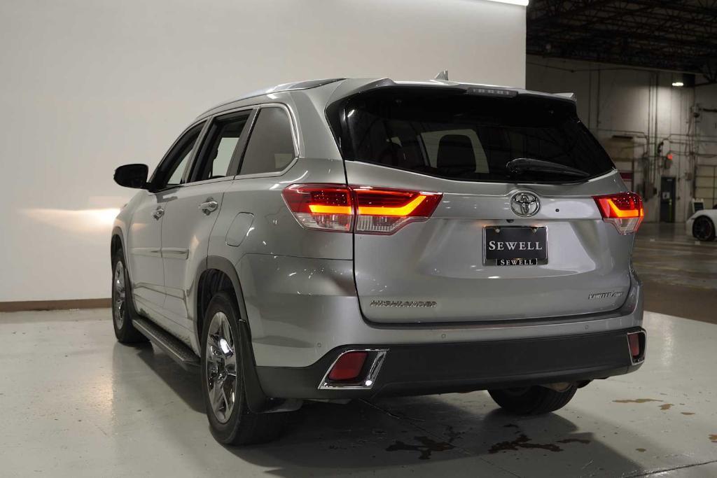 used 2018 Toyota Highlander car, priced at $29,988