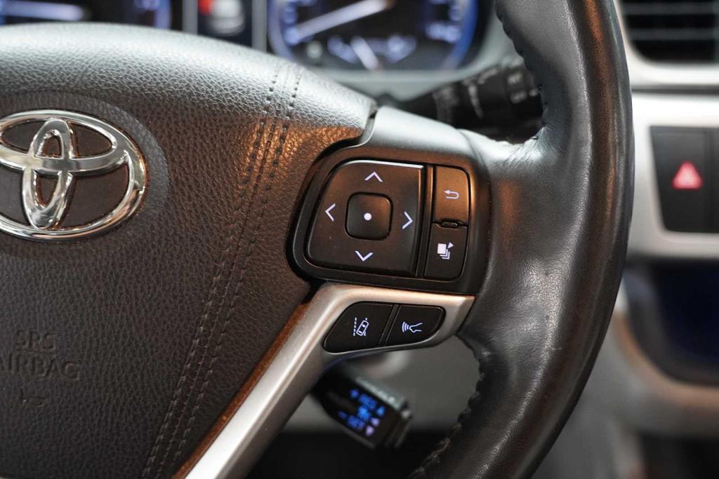 used 2018 Toyota Highlander car, priced at $29,988