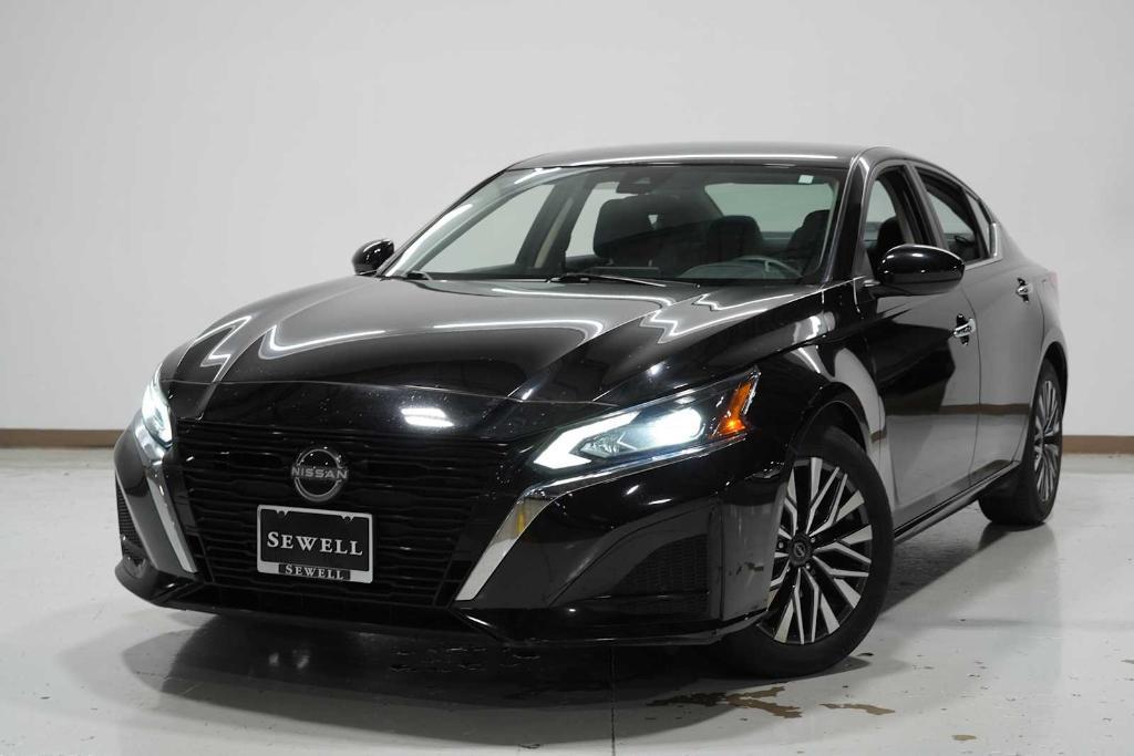 used 2023 Nissan Altima car, priced at $19,989
