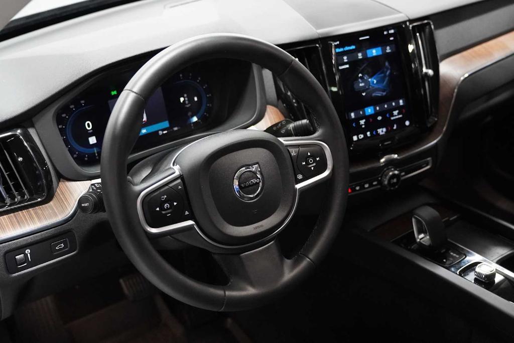 used 2022 Volvo XC60 car, priced at $32,987