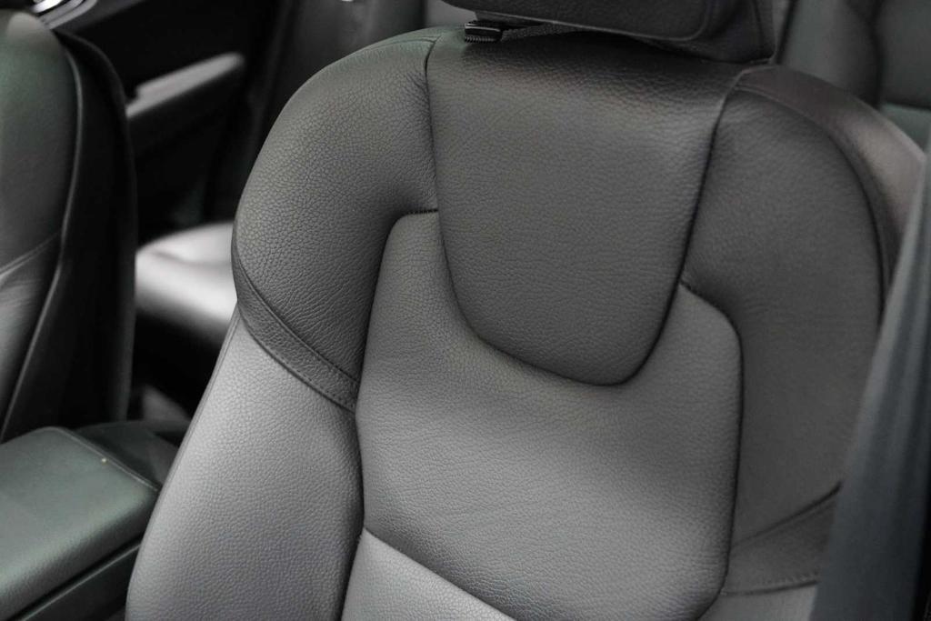 used 2022 Volvo XC60 car, priced at $32,987