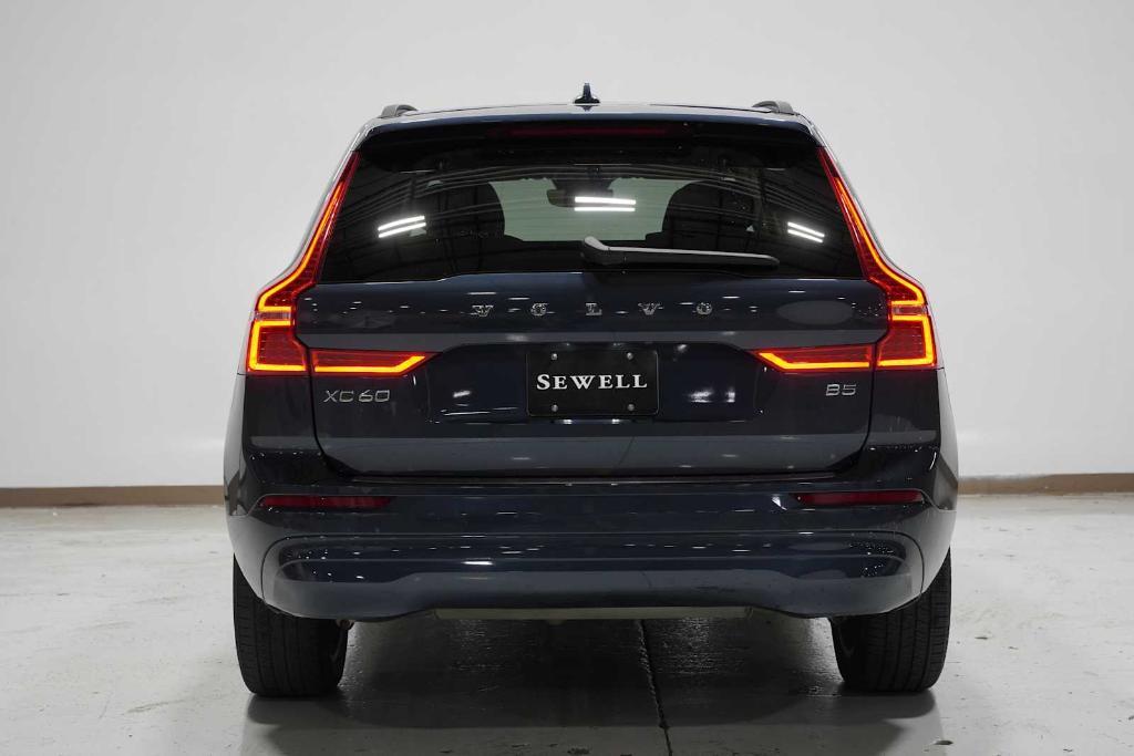 used 2022 Volvo XC60 car, priced at $32,987