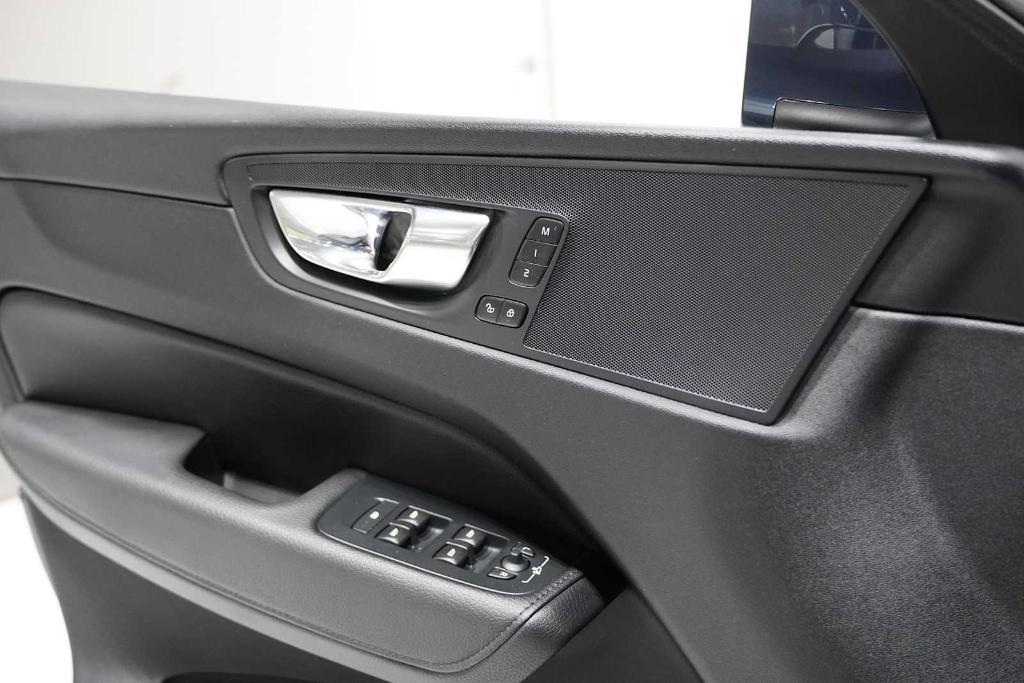 used 2022 Volvo XC60 car, priced at $32,987