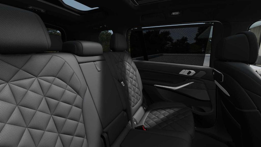 new 2026 BMW X7 car, priced at $100,145