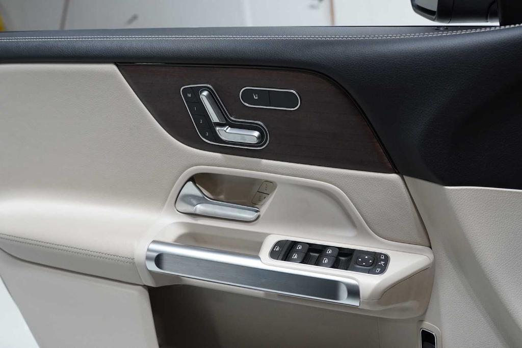 used 2020 Mercedes-Benz GLB 250 car, priced at $29,988