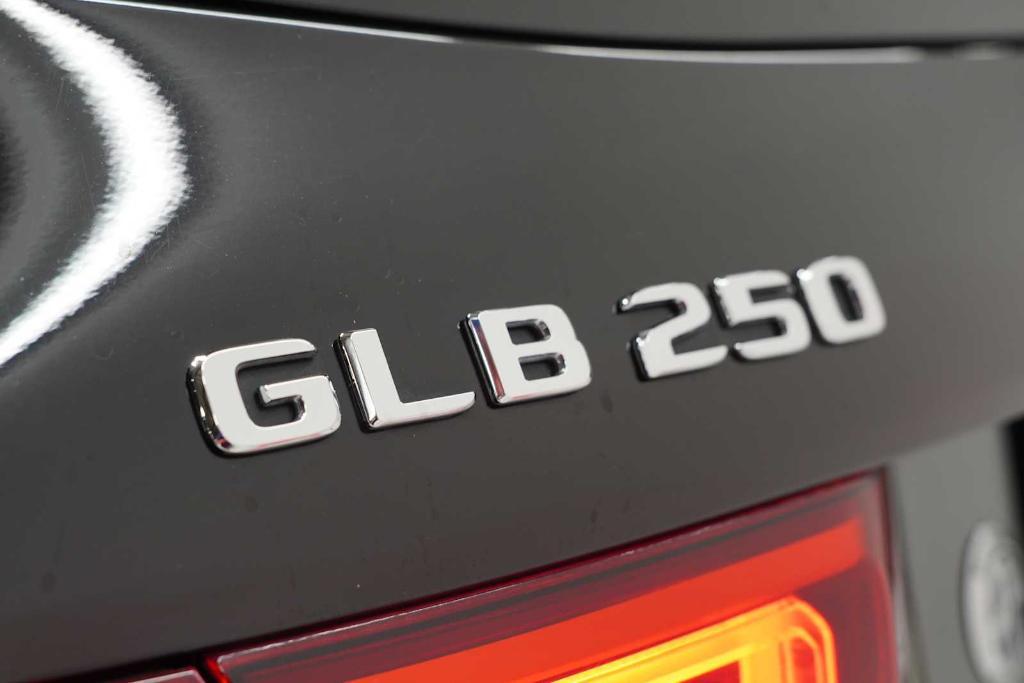 used 2020 Mercedes-Benz GLB 250 car, priced at $29,988