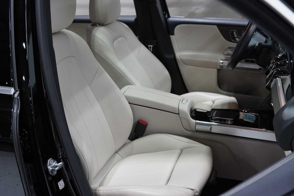 used 2020 Mercedes-Benz GLB 250 car, priced at $29,988