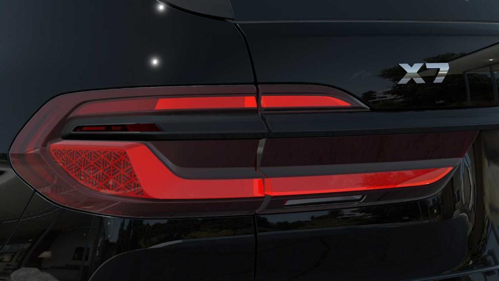 new 2026 BMW X7 car, priced at $125,575