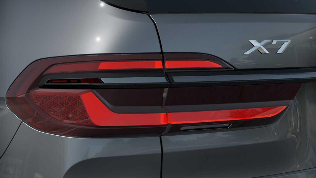 new 2025 BMW X7 car, priced at $94,580