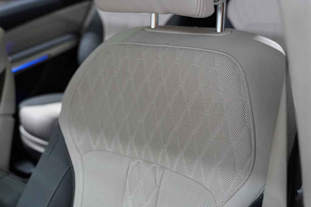 used 2024 BMW X7 car, priced at $90,988