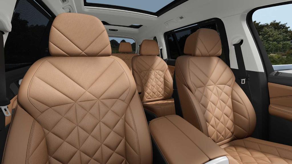 new 2026 BMW X7 car, priced at $90,375