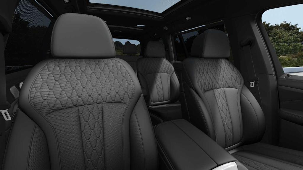 new 2026 BMW X7 car, priced at $128,445