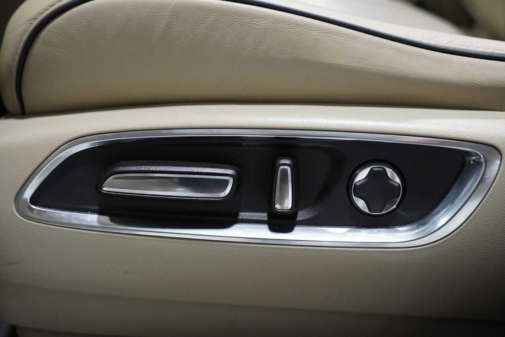 used 2020 Acura MDX car, priced at $29,988