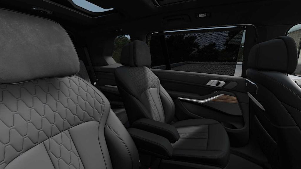 new 2026 BMW X7 car, priced at $102,945