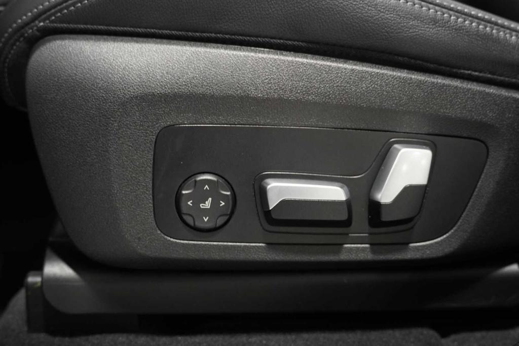 used 2022 BMW X4 car, priced at $37,487