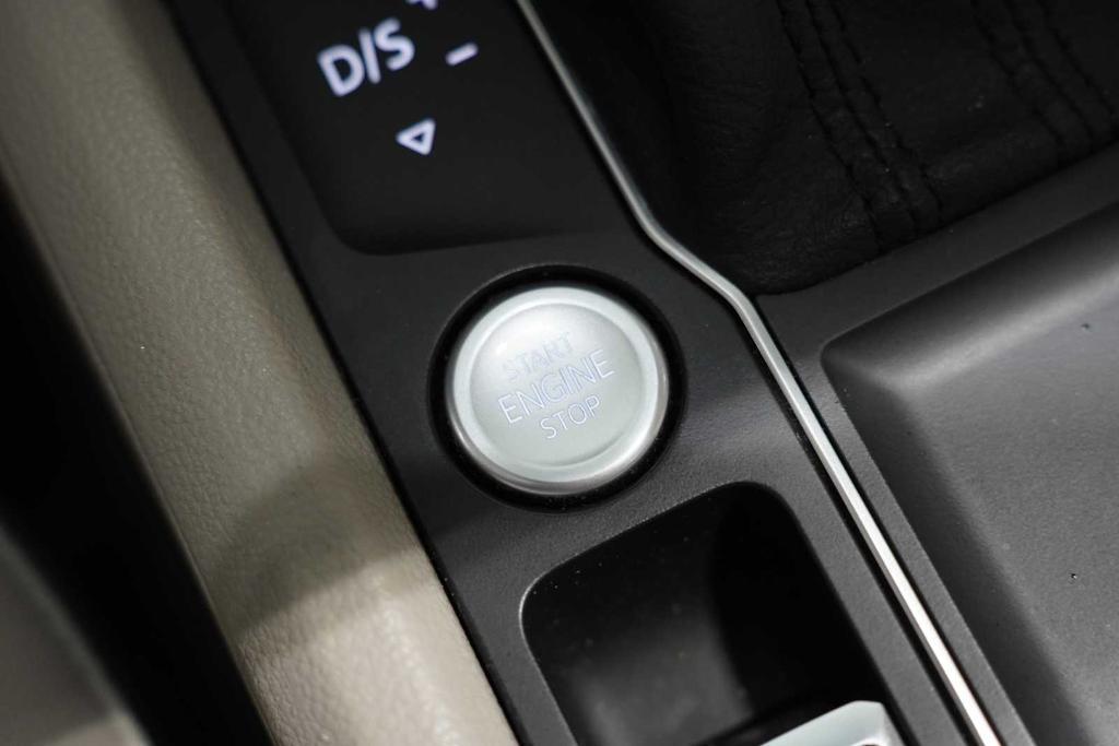 used 2021 Volkswagen Atlas car, priced at $25,777