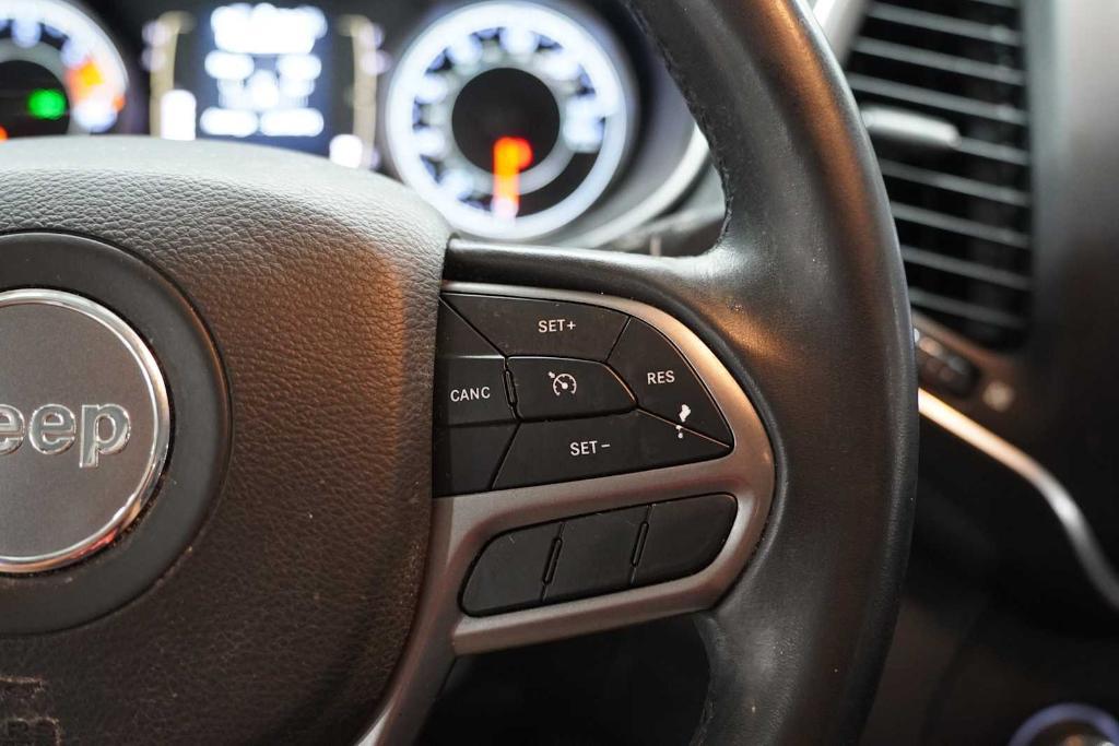 used 2019 Jeep Cherokee car, priced at $14,989