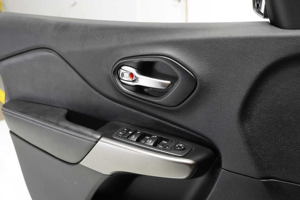 used 2019 Jeep Cherokee car, priced at $14,989