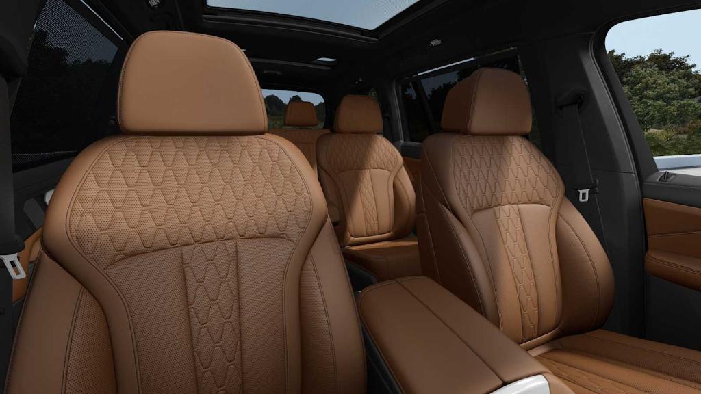 new 2026 BMW X7 car, priced at $104,895