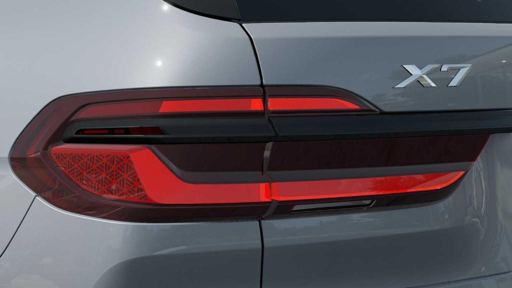 new 2026 BMW X7 car, priced at $101,275