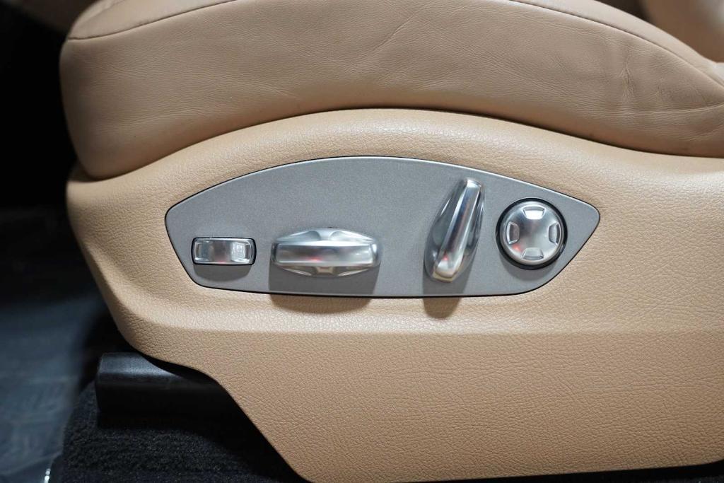 used 2022 Porsche Macan car, priced at $45,989