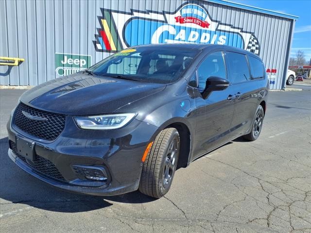 used 2022 Chrysler Pacifica Hybrid car, priced at $29,995