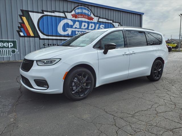 new 2024 Chrysler Pacifica car, priced at $57,105