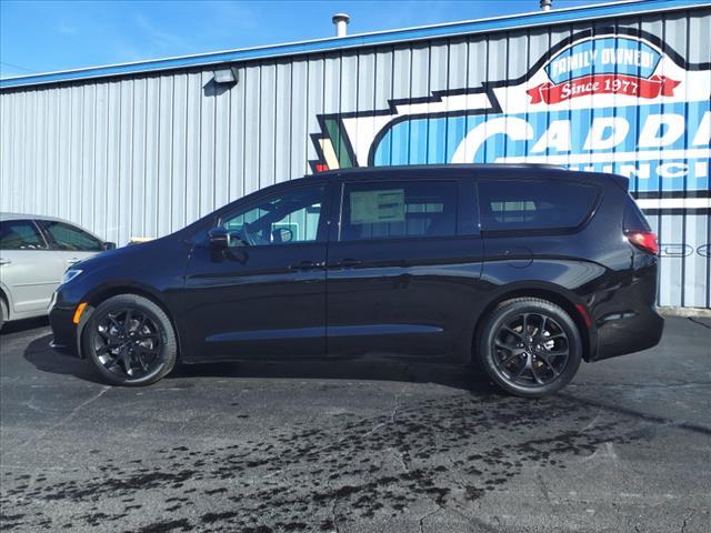 new 2025 Chrysler Pacifica car, priced at $51,265