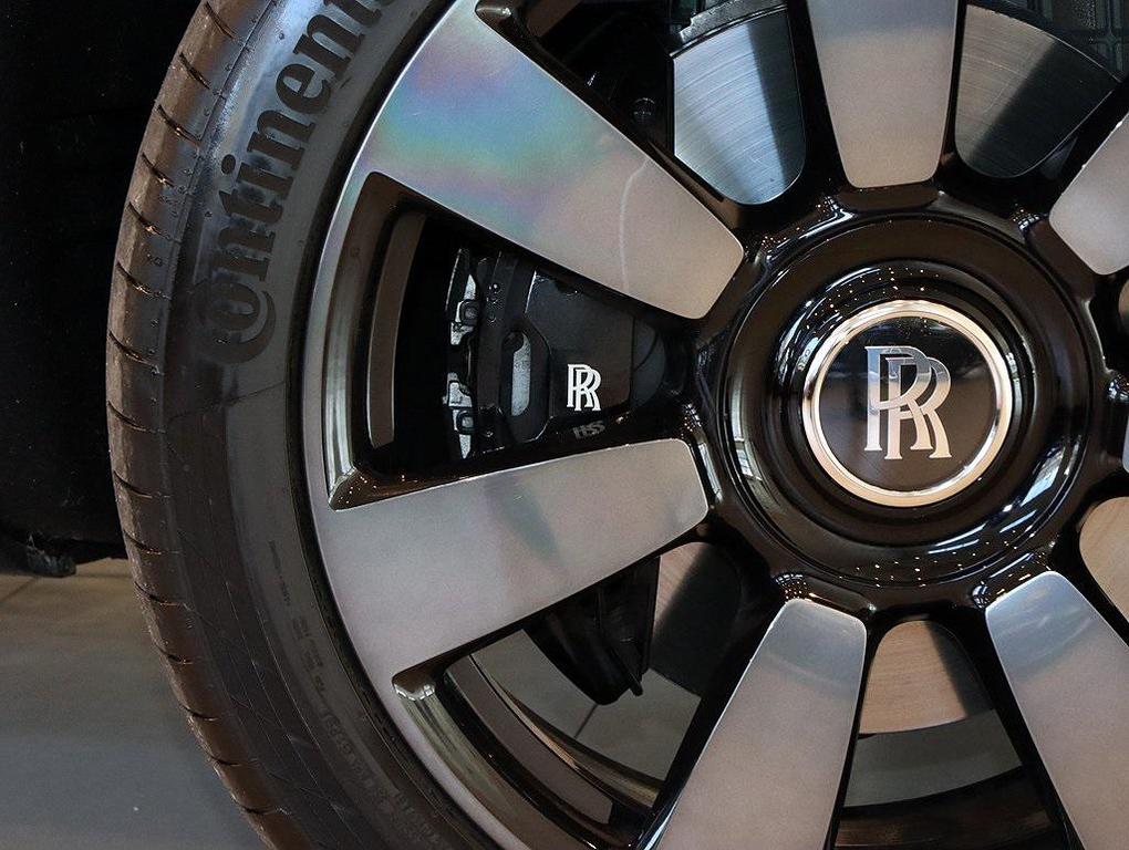 used 2023 Rolls-Royce Cullinan car, priced at $329,999