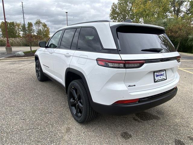 new 2024 Jeep Grand Cherokee car, priced at $40,215