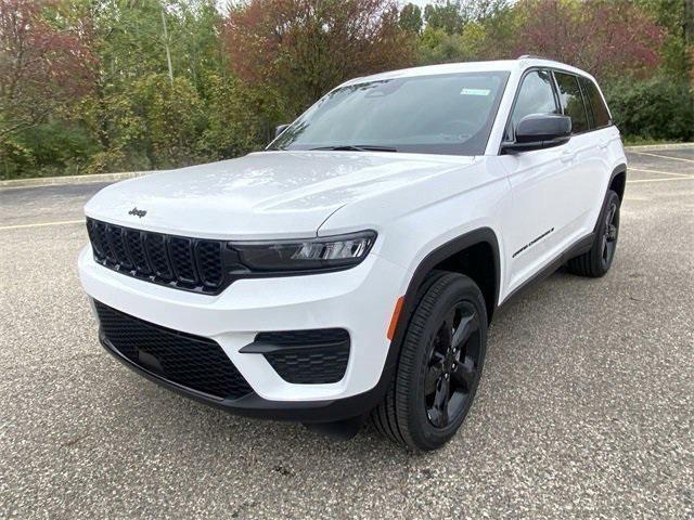 new 2024 Jeep Grand Cherokee car, priced at $39,715