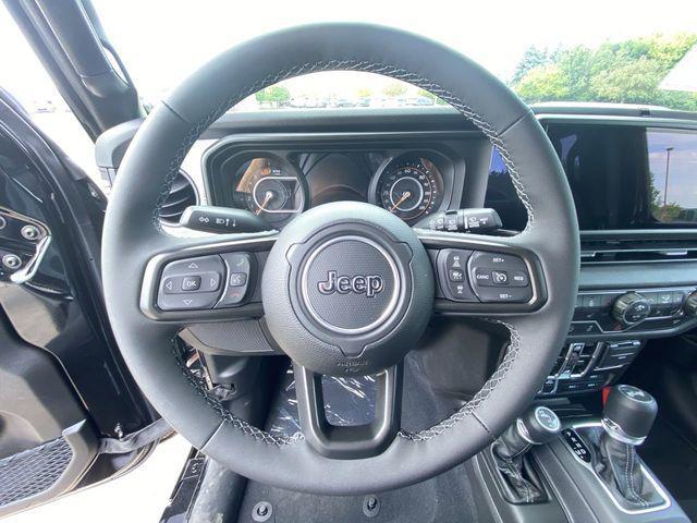 new 2025 Jeep Wrangler car, priced at $47,924