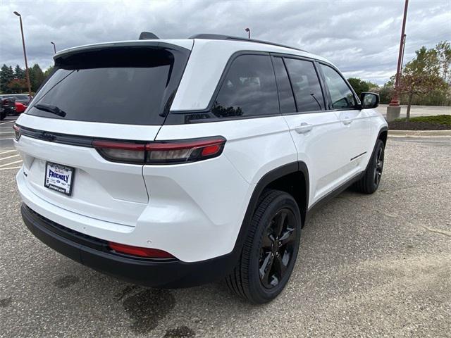 new 2024 Jeep Grand Cherokee car, priced at $40,215