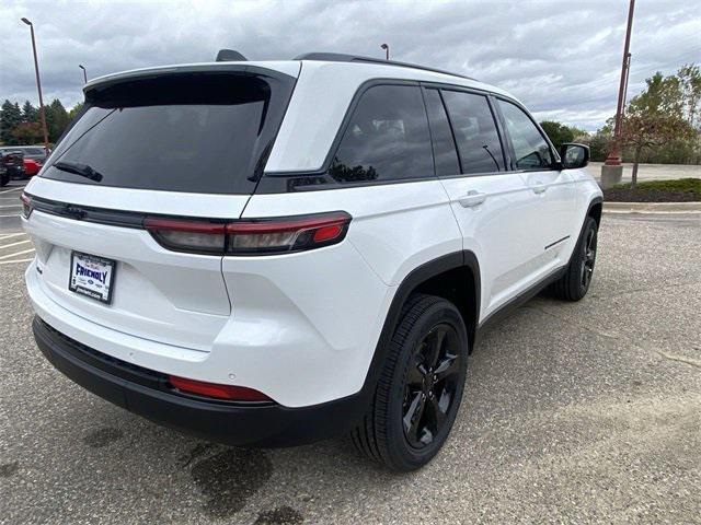 new 2024 Jeep Grand Cherokee car, priced at $39,215